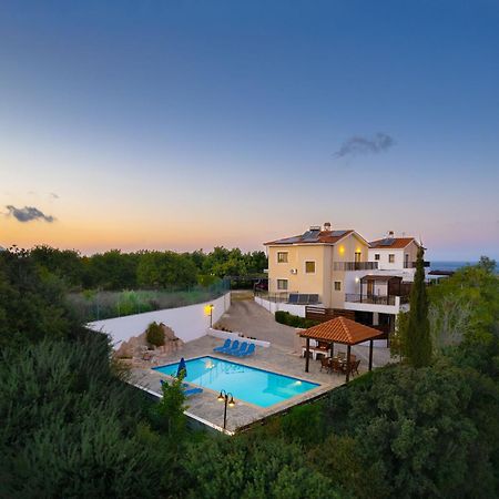Villa Ira Finiki Lací Kültér fotó