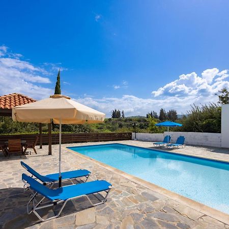 Villa Ira Finiki Lací Kültér fotó